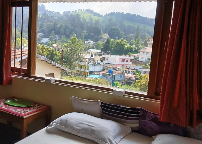 Hotels with a view Satya Anand Cottage Pure Veg And Non Alcoholic