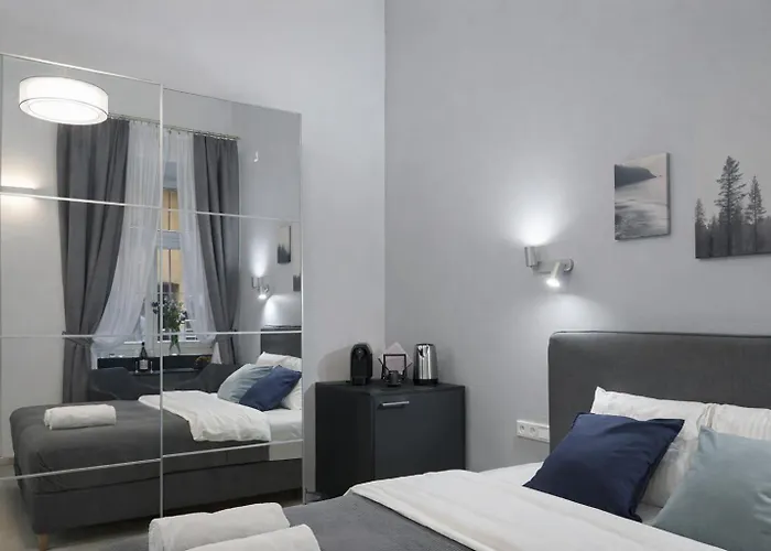B&B: 7 Heaven Elegant Rooms Krakow Old Town