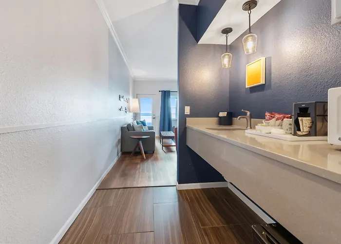 Cherry Tree Inn & Suites
