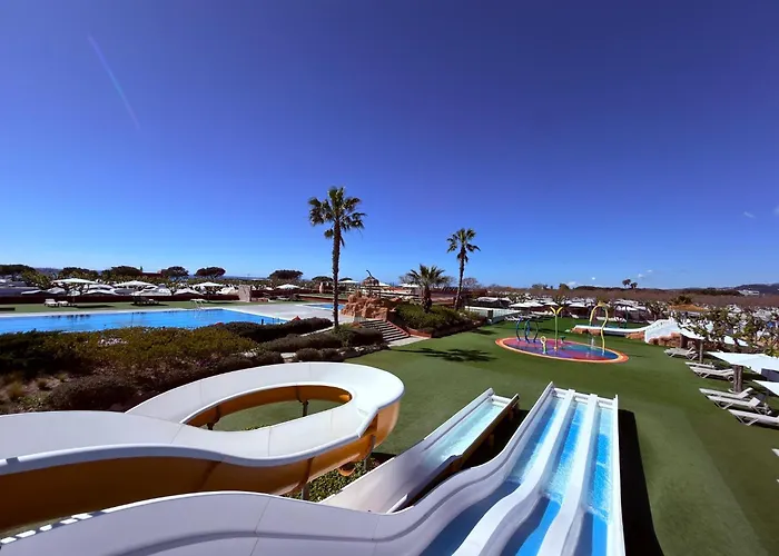 Hotel cerca del colegio: Camping Resort Els Pins