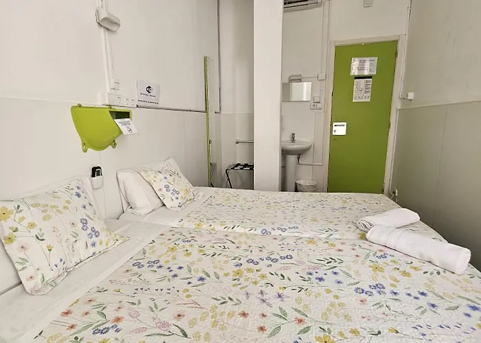 Central And Basic Universitat For Young Hostel