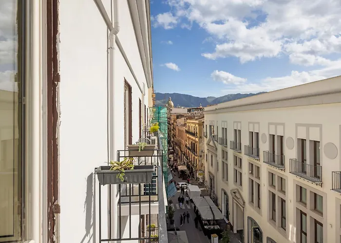Palazzo Cavarretta - Pinella'S Rooms And Apartment