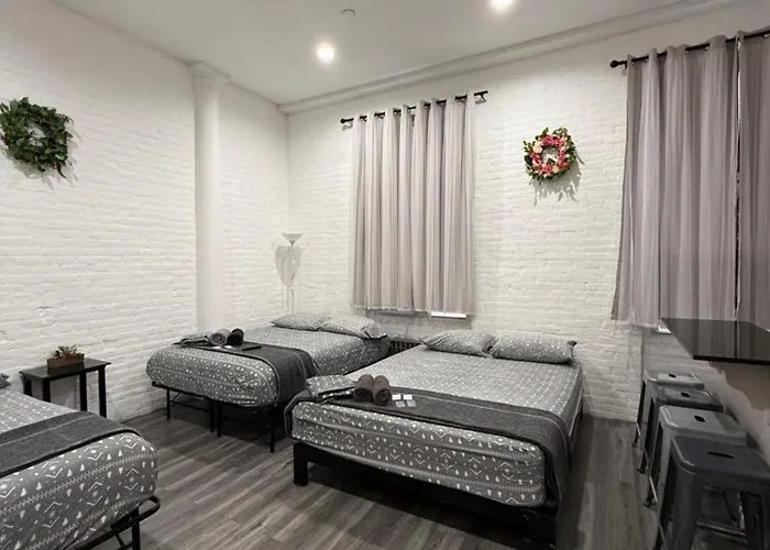 Vacation rental: 31 Street Broadway Hotel