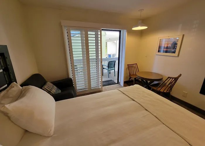 Ping Pong hotel: The Beach Cottages