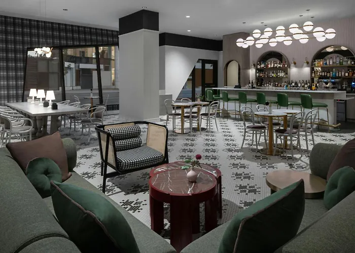 Pet Friendly hotel: Courtyard By Marriott Calgary Downtown