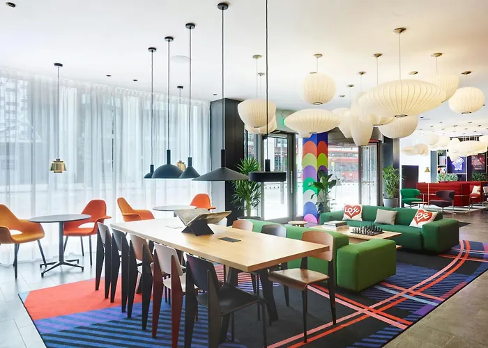 citizenM London Victoria Station