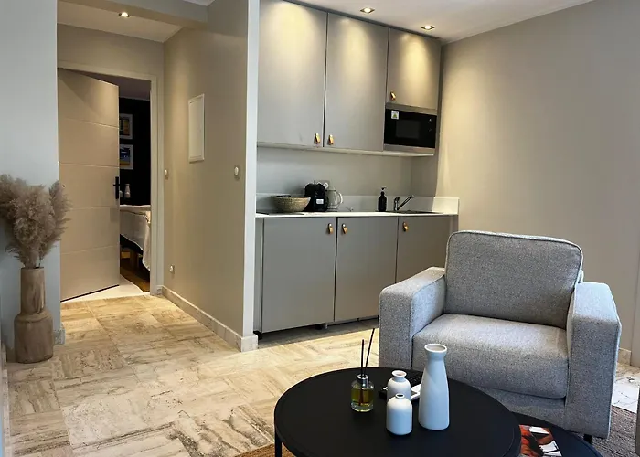 Hotels Close to Airport Pomme Cannelle Luxury Suites & Spa