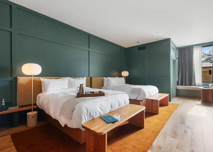Albert Hotel