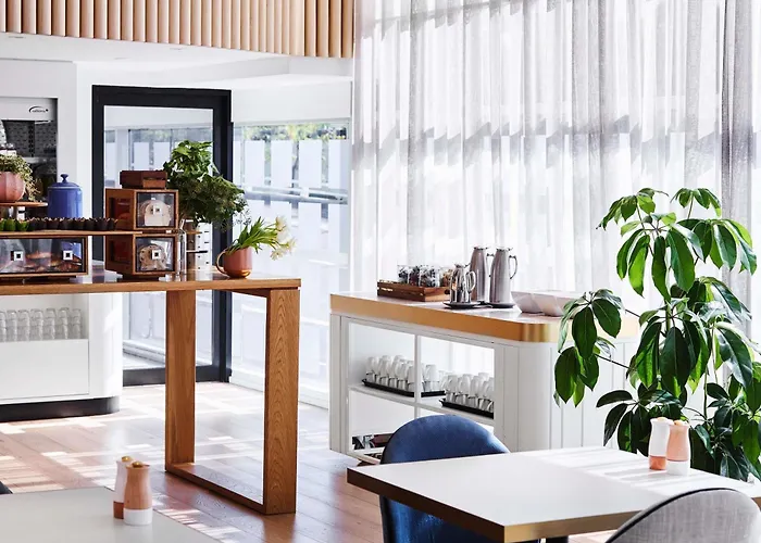 5 star hotels Novotel Sydney Darling Square