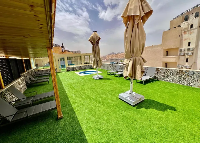 Petra Moon Hotel