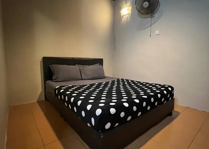 Ghazrins Garuda Hotel