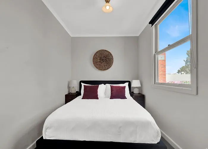 50 Green St Windsor