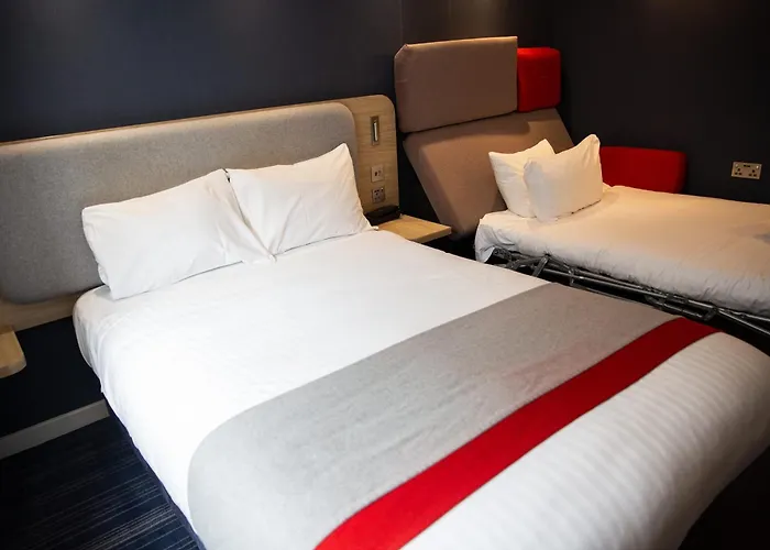 Cheap hotels Holiday Inn Express Royal Docks By Ihg