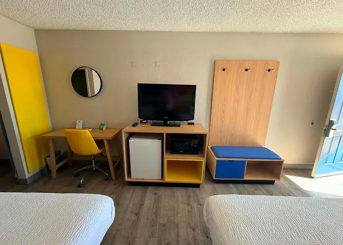 Dog friendly hotels Days Inn By Wyndham Kingman West
