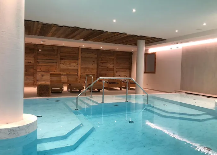 Hotel Con Piscina Rosengarten