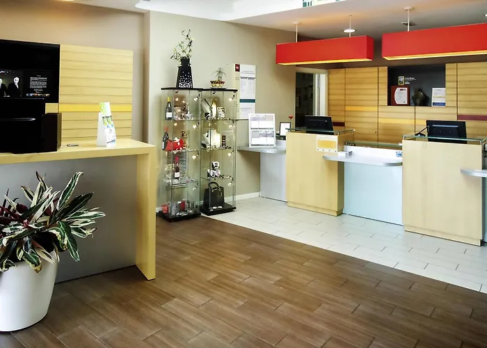  Ibis Girona