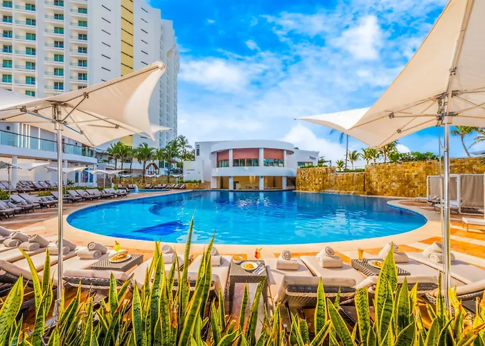 Hotels with a view Altitude At Krystal Grand Cancun