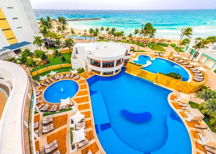 Hotels with a view Altitude At Krystal Grand Cancun