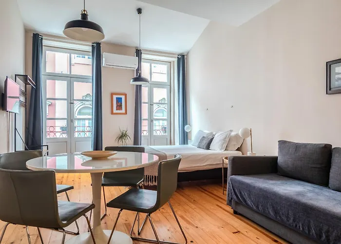 All Vacation Rentals Oporto Maison Entreparedes