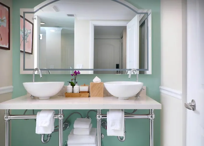 Ocean Key & Spa, A Noble House