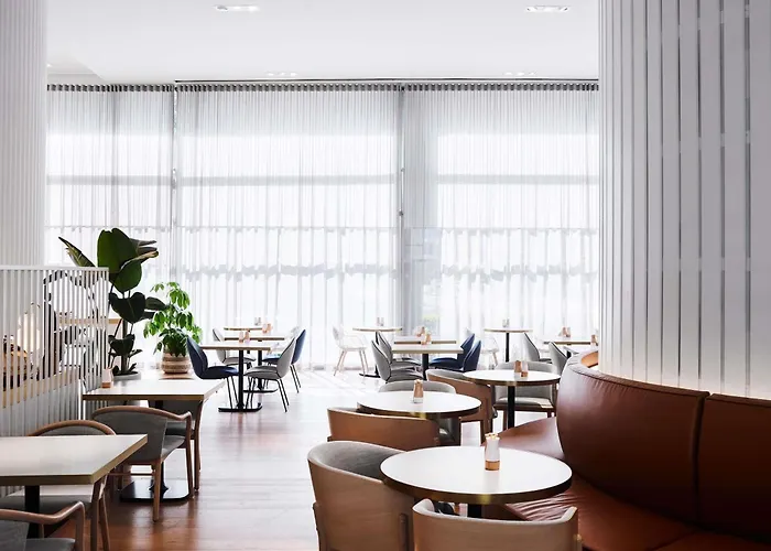 5 star hotels Novotel Sydney Darling Square