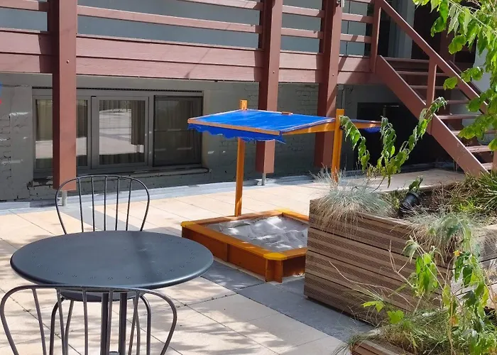 Urban Yard Hotel