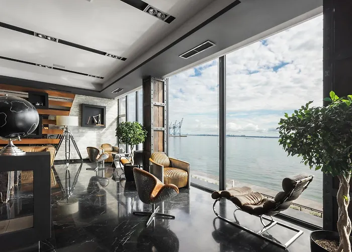 M1 Club Hotel