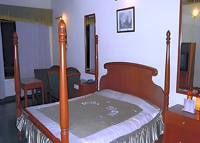 Moon International Hotel