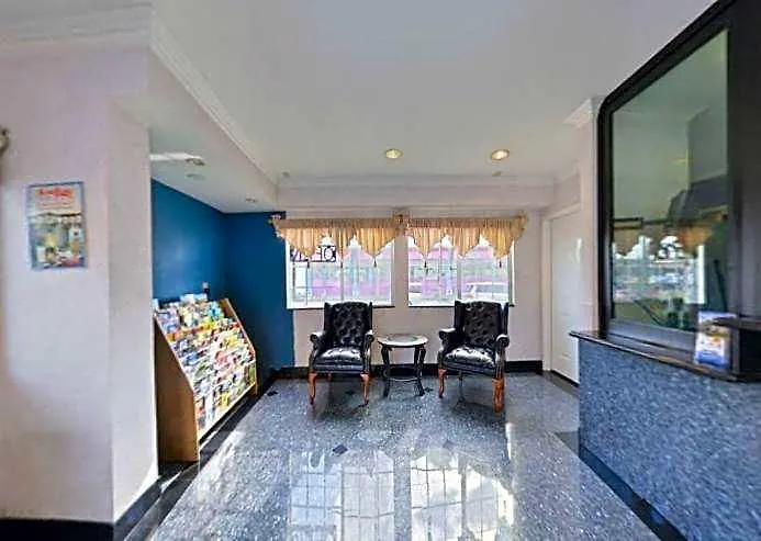 Kid friendly hotel Americas Best Value Inn Hollywood
