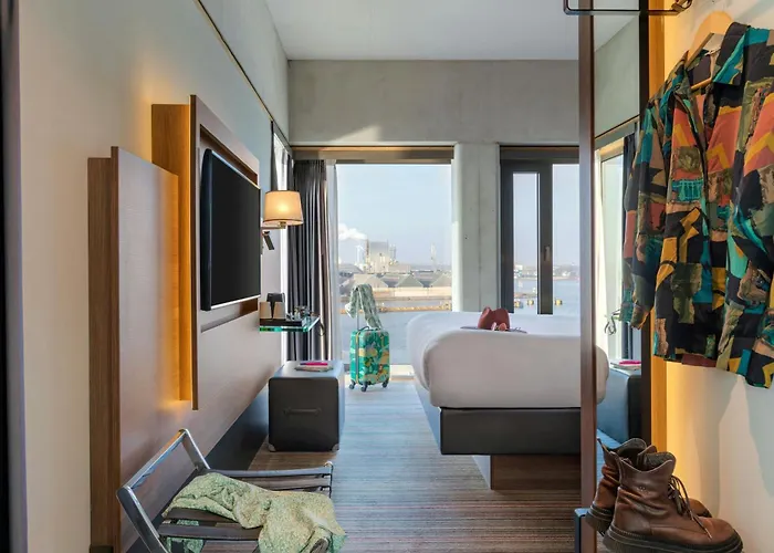 Dog friendly hotels Moxy Amsterdam Houthavens
