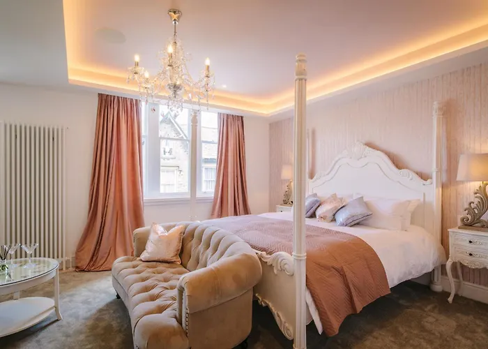 Absoluxe Suites