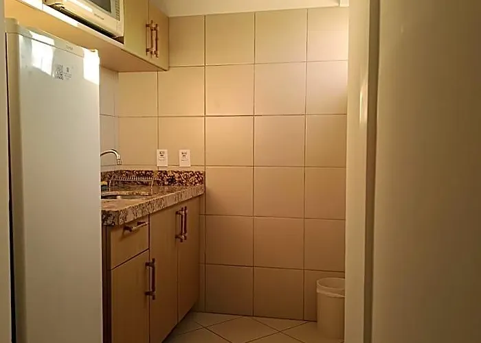 Flat Com Sacada A Beira-Mar