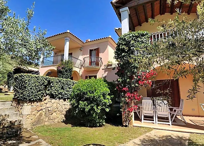 Iss Travel, L'Uddastru Panoramic Apartments - With Private Outdoor Terrace