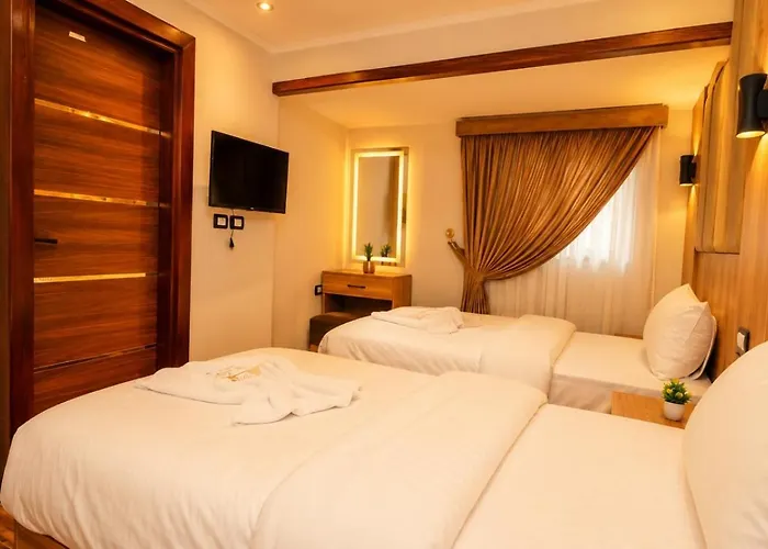 Suzana Pyramids hotel