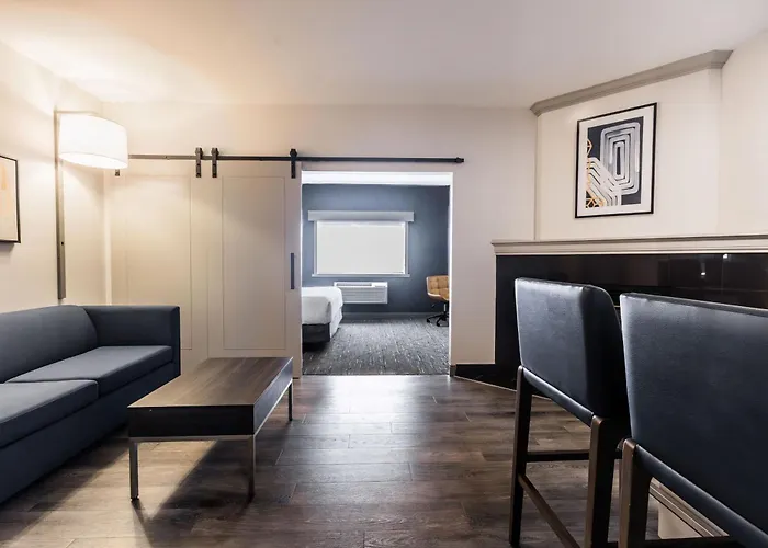 Holiday Inn Express Calgary South By Ihg