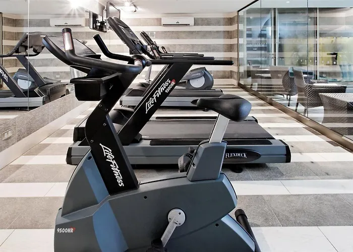 Hotels Close to Airport Holiday Inn Santiago - Airport Terminal By Ihg