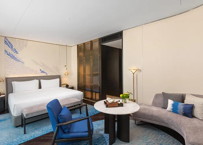 Hotels Close to Airport Hualuxe Shanghai Changfeng Park By Ihg