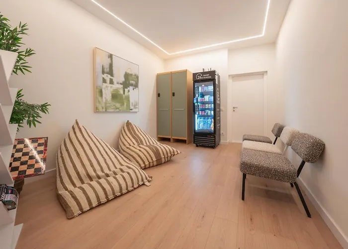 Diagonal House