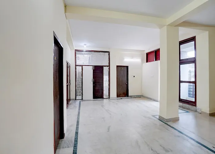 Super Hotel O Rajbanshi Nagar