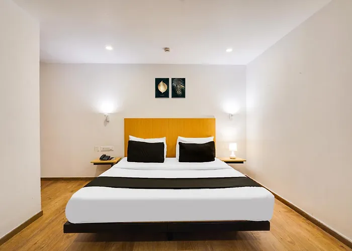 Super Townhouse Oak Indiranagar