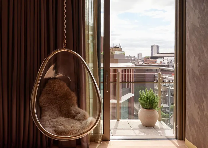 The Botree London, Curio Collection By Hilton