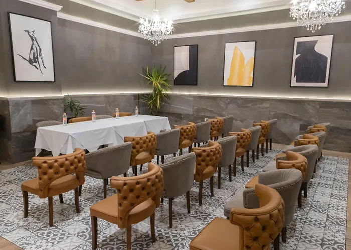 Voco Royalty Downtown By Ihg