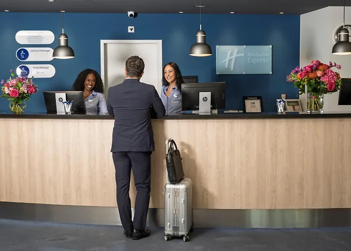  Holiday Inn Express Geneva Airport By Ihg