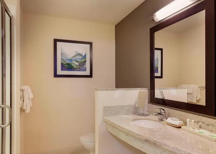 Courtyard By Marriott City Center
