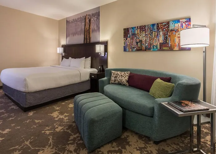 Courtyard By Marriott City Center