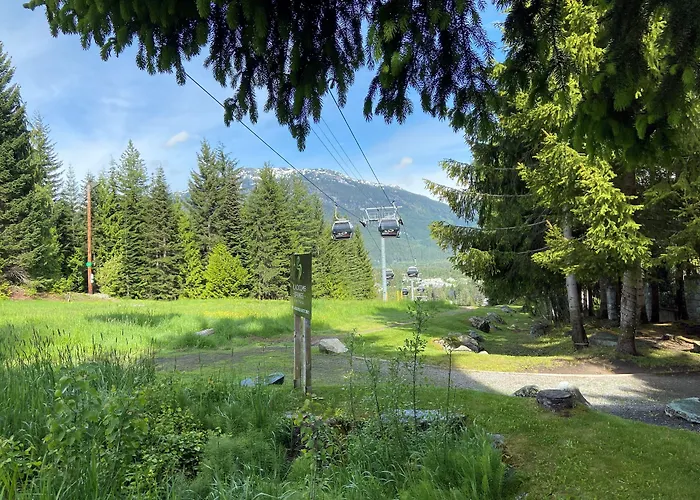 Hotel suites Blackcomb Springs Suites By Clique