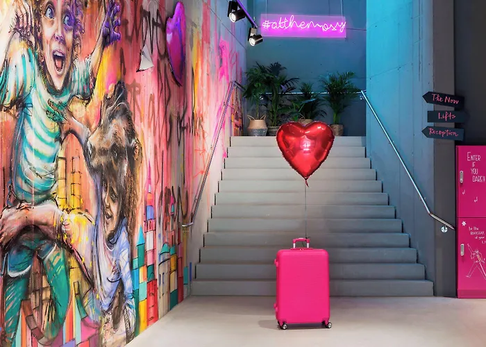 Moxy Frankfurt City Center