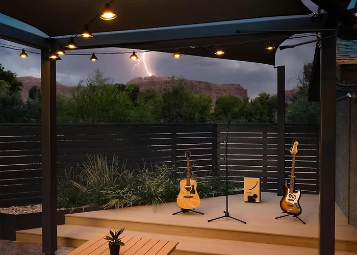 Slackline Moab, Outset Collection By Hilton