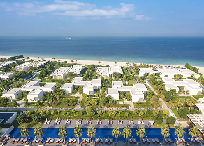 5 star hotels Al Zorah Beach