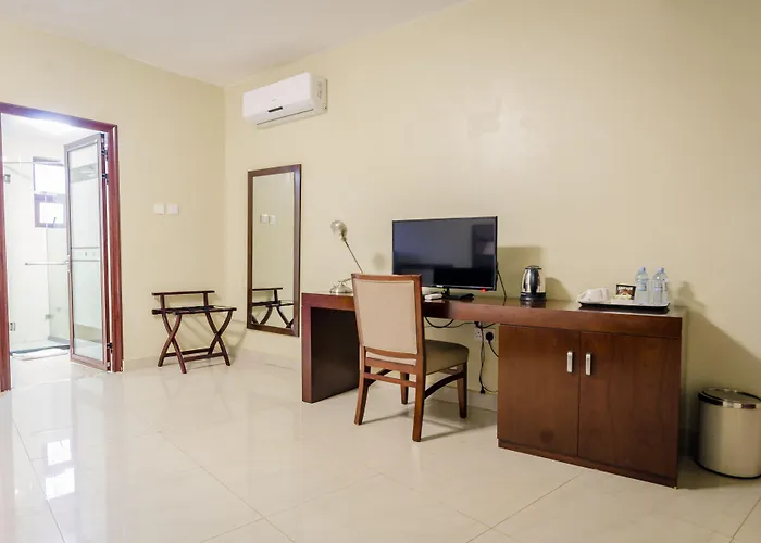 Hillside Plaza Hotel